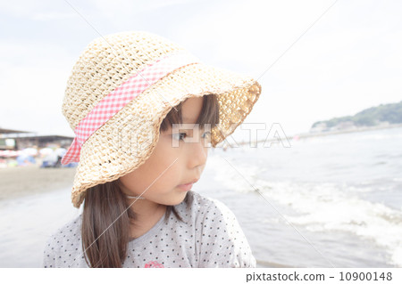 5歲的海女孩在夏天 5歲的海女孩在夏天 10900148