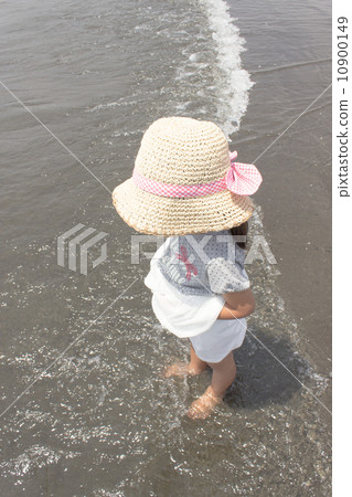 5歲的海女孩在夏天 5歲的海女孩在夏天 10900149