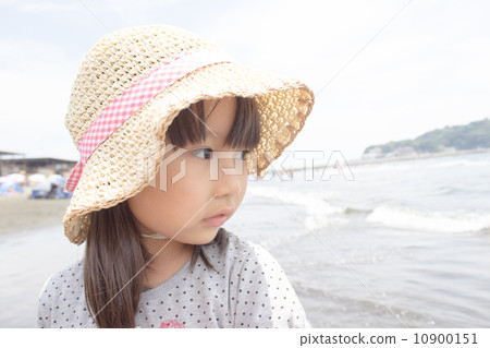 5歲的海女孩在夏天 5歲的海女孩在夏天 10900151