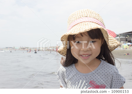 5歲的海女孩在夏天 5歲的海女孩在夏天 10900153