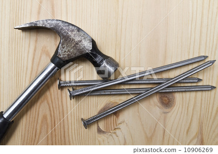 圖庫照片: hammer and nails