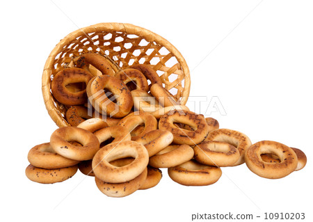 basket with dry bread-ring 10910203