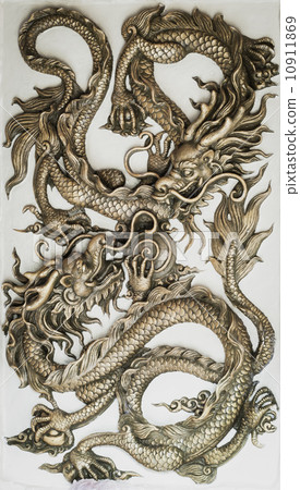 Dragon sculpture on wall 10911869