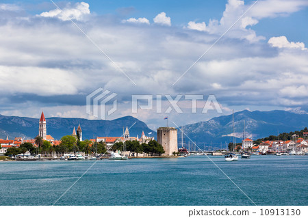 Trogir, Croatia view from the sea 10913130