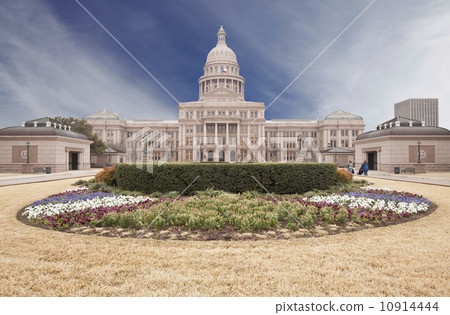 The Texas State Capitol Building, USA. 10914444