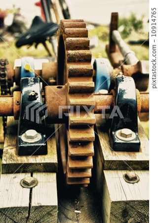 Vintage - Rusty Ratchet Wheel 10914765