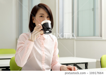 A woman studying A woman studying 10917664