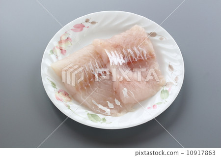 Raw cod (without skin) Raw cod (without skin) 10917863
