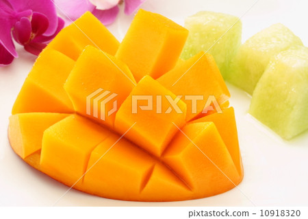 芒果瓜切了果子果子白色背景 10918320