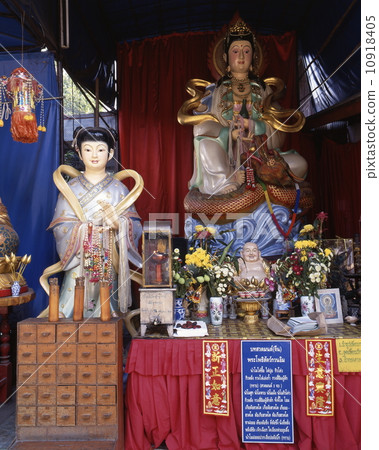 Wat Chai Mongkon's Kansei Bodhisattva Wat Chai Mongkon's Kansei Bodhisattva 10918405