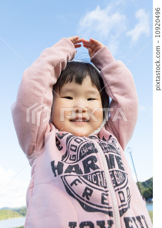 Okay pose girl 10920496