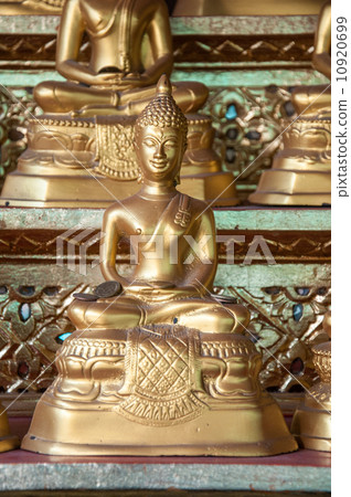Buddha statue 10920699