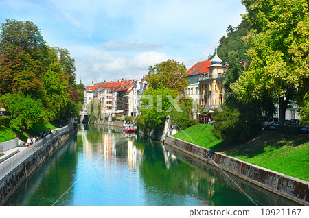 Ljubljana river 10921167