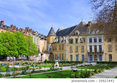 Maison de International Grenoble France 10921441