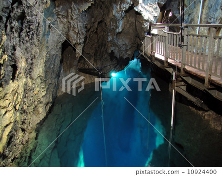 Underground lake in Longquan cave (second hall) 10924400