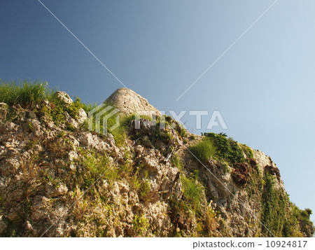 Nakagusuku城堡廢墟城堡廢墟在峭壁的 10924817