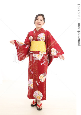 A woman in a yukata 10925291