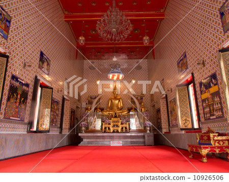 The principle buddha image at wat dam samrong temple 10926506