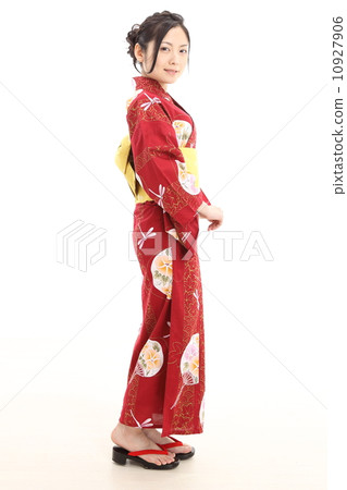 A woman in a yukata 10927906