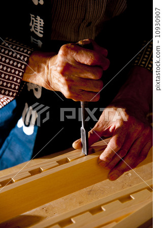 Carpenter using only 10930907