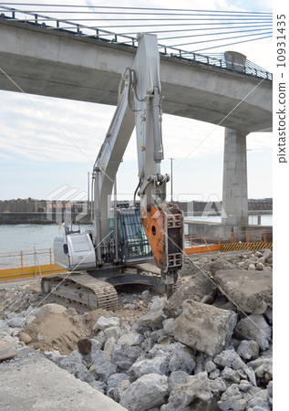 Demolition of soil concrete Demolition of soil concrete 10931435