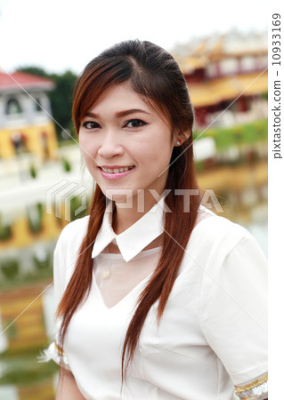 Thai women dressing with traditional style Thai women dressing with traditional style 10933169