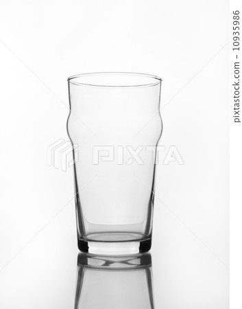 empty glass 10935986