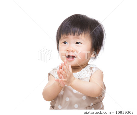 Excited baby girl clapping hand Excited baby girl clapping hand 10939302