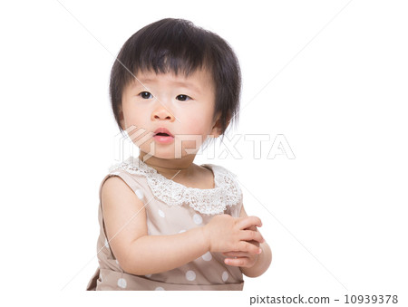 Asia baby girl clapping hand 10939378