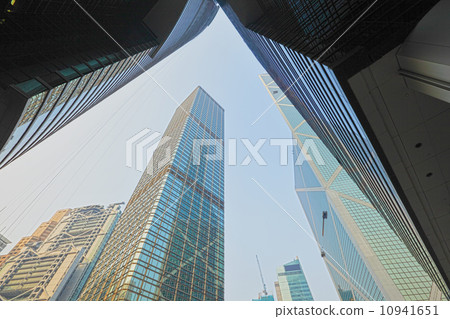Office building 10941651
