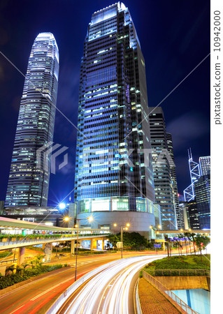 Traffic in Hong Kong at night 10942000