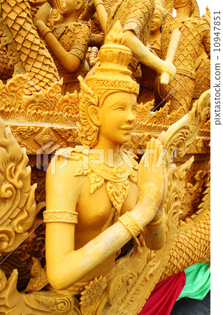 A candle carvings 10947851