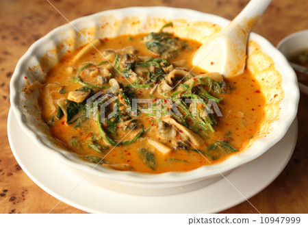 river snail curry Thai food 10947999