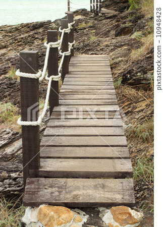 wooden walk way to sea 10948428