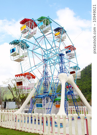 a colourful ferris wheel a colourful ferris wheel 10949021