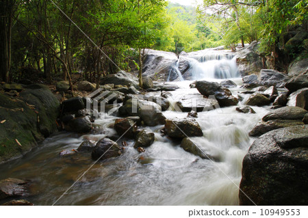 Kao Chon waterfall, Ratchaburi, Thailand 10949553