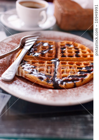 waffle with chocolate 10949991