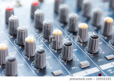 Music Studio 10950395