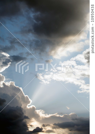 dramatic sky 10950438