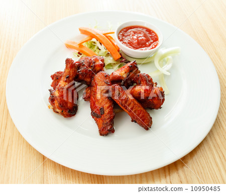 buffalo chicken wings with beer 10950485