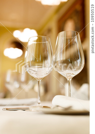 restaurant interior restaurant interior 10950519