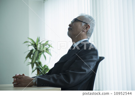 Multi-generation business Multi-generation business 10952544