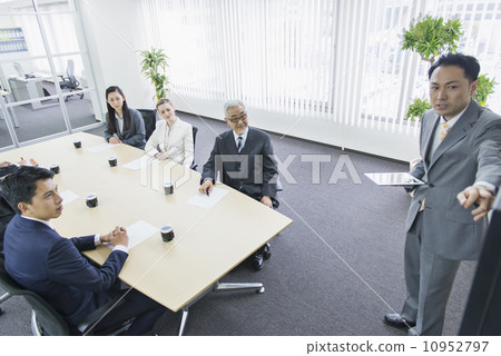 Multi-generation business Multi-generation business 10952797