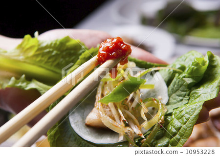 Korean barbecue 10953228