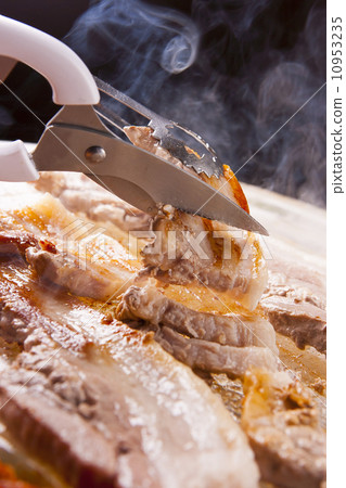 Korean barbecue 10953235