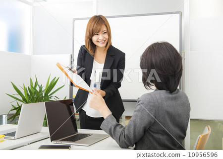 Office image 10956596