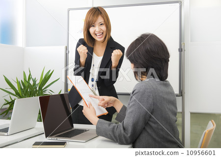 Office image 10956601
