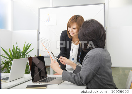 Office image 10956603
