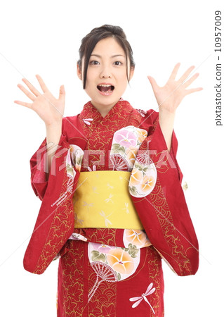 穿著浴衣的女人會感到驚訝 穿著浴衣的女人會感到驚訝 10957009