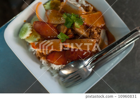 Rice with roast pork 10960831